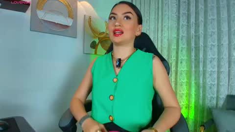 Snapshot of arrkabella chatting on 09-12-25, 06:19 online show from 09-12-25, 06:19