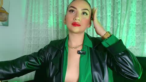 Snapshot of arrkabella chatting on 09-24-25, 08:45 online show from 09-24-25, 08:45