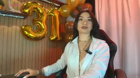 Snapshot of arrkabella chatting on 10-23-25, 08:51 online show from 10-23-25, 08:51