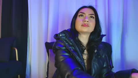 Snapshot of arrkabella chatting on 11-19-25, 06:52 online show from 11-19-25, 06:52