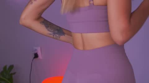 Snapshot of artease chatting on 09-14-25, 04:22 Arti Next Streams - online show from 09-14-25, 04:22