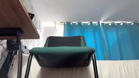 Snapshot of arteemiis chatting on 01-01-25, 10:35 online show from 01-01-25, 10:35