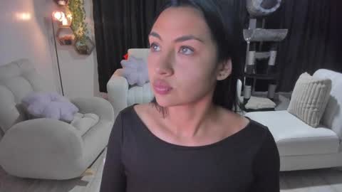 Snapshot of artemis_020 chatting on 09-14-25, 11:04 FENIX online show from 09-14-25, 11:04