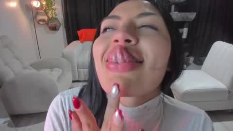 Snapshot of artemis_020 chatting on 09-25-25, 01:53 FENIX online show from 09-25-25, 01:53