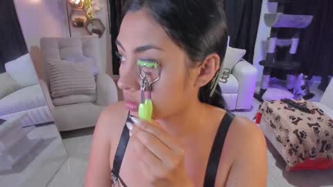 Snapshot of artemis_020 chatting on 11-16-25, 02:06 FENIX online show from 11-16-25, 02:06