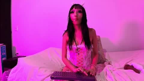Snapshot of artemisa_darks chatting on 05-05-26, 02:14 Artemisa online show from 05-05-26, 02:14