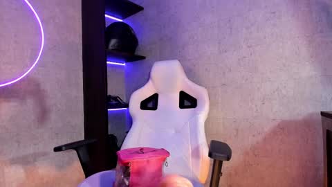 Snapshot of artemisablake chatting on 02-13-25, 08:24 artemisablake online show from 02-13-25, 08:24