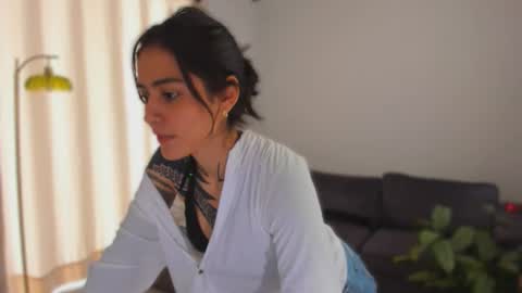 Linda  independent model artgeea online show from 02-02-26, 03:22