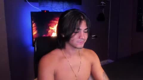 Snapshot of arthur_hunter chatting on 08-06-26, 11:06 I AM HERE online show from 08-06-26, 11:06