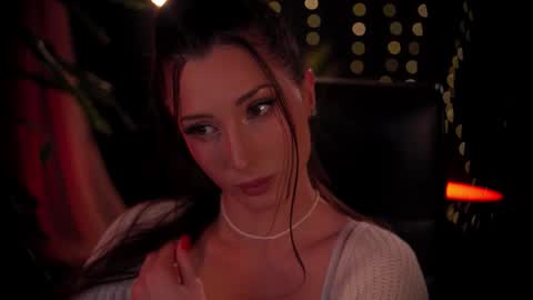 Snapshot of artmarlene chatting on 12-14-25, 12:27 Marlene online show from 12-14-25, 12:27