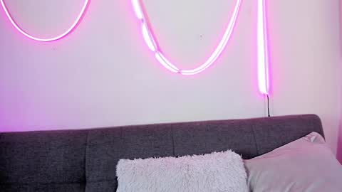 MIA OF artmiajoy online show from 12-17-24, 04:21