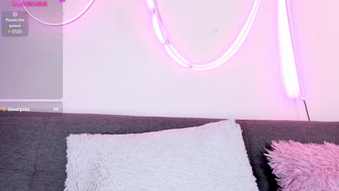 MIA OF artmiajoy online show from 01-09-25, 05:11