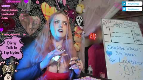 ArtsyHeartsyy online show from 10-09-25, 02:09