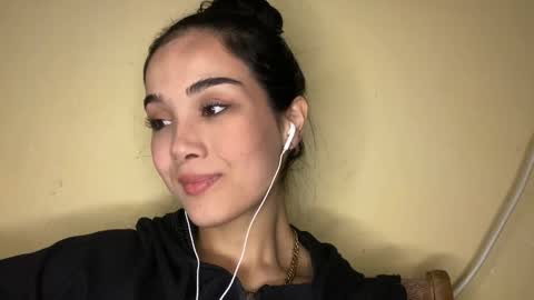 Amina online show from 01-11-26, 06:46