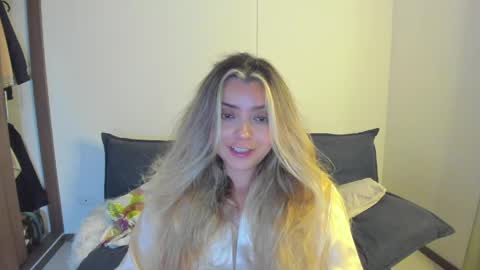 Snapshot of ary_cam230 chatting on 05-16-26, 12:51 Zahaara online show from 05-16-26, 12:51