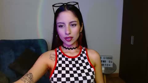 Snapshot of ary_pieerce chatting on 12-19-24, 08:23 Independent Model online show from 12-19-24, 08:23