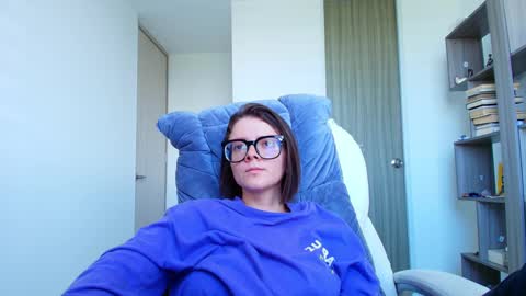 Snapshot of arya_starkw chatting on 09-25-25, 02:43 Ary 3 online show from 09-25-25, 02:43