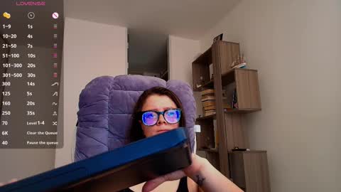 Snapshot of arya_starkw chatting on 10-18-25, 02:29 Ary 3 online show from 10-18-25, 02:29