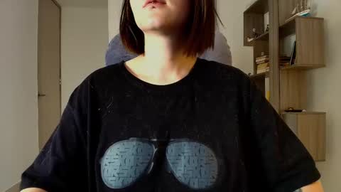 Snapshot of arya_starkw chatting on 11-24-25, 02:39 Ary 3 online show from 11-24-25, 02:39