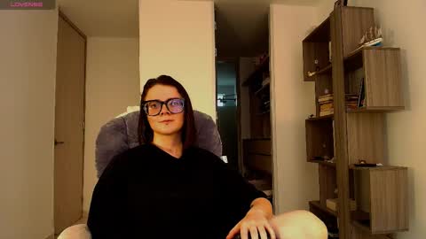 Snapshot of arya_starkw chatting on 11-26-25, 07:26 Ary 3 online show from 11-26-25, 07:26