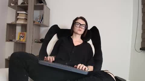 Snapshot of arya_starkw chatting on 12-21-25, 03:30 Ary 3 online show from 12-21-25, 03:30