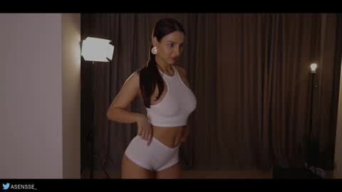 Snapshot of asensse chatting on 03-05-25, 07:27 Call me Ann online show from 03-05-25, 07:27