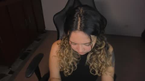 ash_smith1 online show from 04-16-26, 09:39