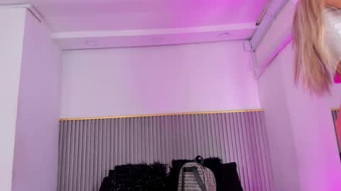 ash_valentine online show from 06-01-26, 07:37
