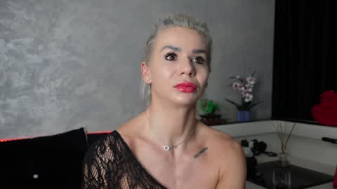 Snapshot of ashadevon_fit chatting on 01-26-25, 01:20 Asha online show from 01-26-25, 01:20