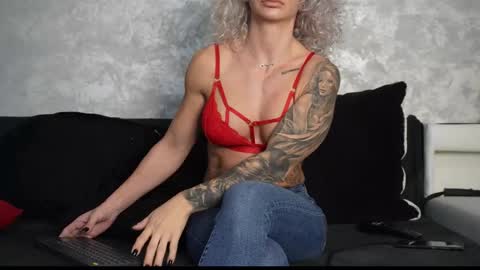 Snapshot of ashadevon_fit chatting on 10-19-25, 06:14 Asha online show from 10-19-25, 06:14