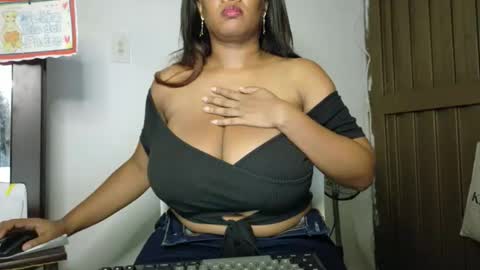 ashanty_1012 online show from 04-11-26, 10:25