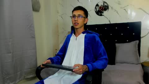 Snapshot of asher_lux chatting on 04-21-26, 08:55 Asher online show from 04-21-26, 08:55