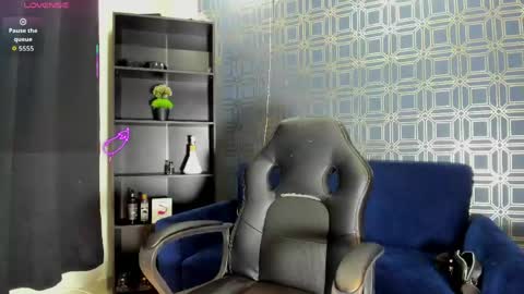 Snapshot of asher_lux chatting on 05-16-26, 07:34 Asher online show from 05-16-26, 07:34