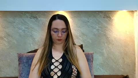 Snapshot of ashkey_bennet chatting on 10-20-25, 03:40 Asley Bennet online show from 10-20-25, 03:40