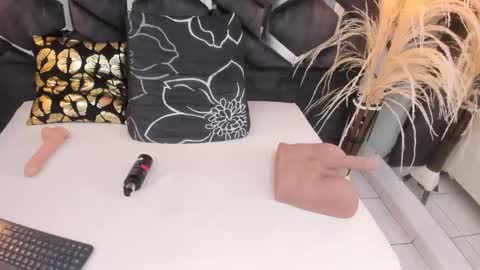 Snapshot of ashley_7777 chatting on 02-14-25, 05:36 ashley_7777 online show from 02-14-25, 05:36