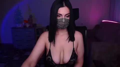   Yasmina   online show from 01-06-25, 04:47