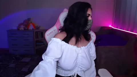   Yasmina   online show from 03-11-25, 04:10