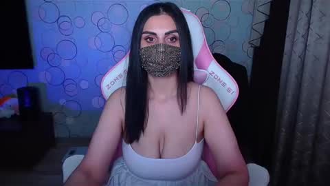   Yasmina   online show from 09-23-25, 04:15