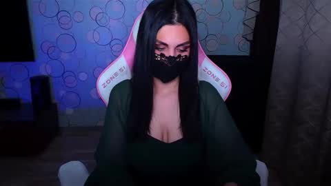   Yasmina   online show from 11-17-25, 04:07