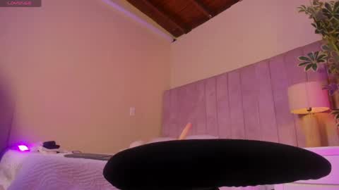 ashley_beaomunt online show from 04-16-26, 11:11