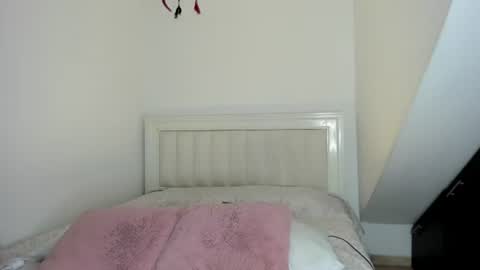 Snapshot of ashley_blair chatting on 06-17-26, 06:42 ashley_blair online show from 06-17-26, 06:42