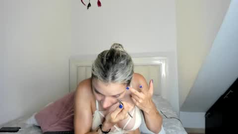 Snapshot of ashley_blair chatting on 07-04-26, 06:14 ashley_blair online show from 07-04-26, 06:14