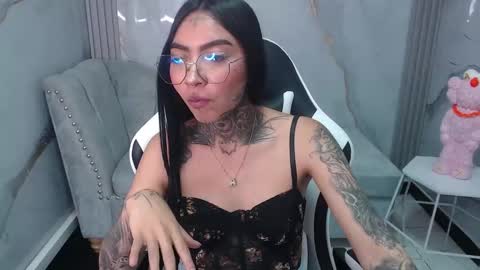 Snapshot of ashley_blum_v chatting on 09-18-25, 07:49 ashley_blum_v online show from 09-18-25, 07:49