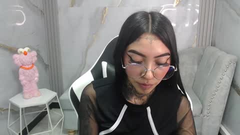 Snapshot of ashley_blum_v chatting on 10-25-25, 08:03 ashley_blum_v online show from 10-25-25, 08:03