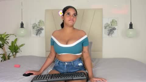 Snapshot of ashley_ebony__ chatting on 02-12-26, 12:44 Ashley online show from 02-12-26, 12:44