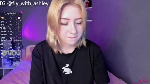 Snapshot of ashley_fly chatting on 09-21-25, 06:04 ashley_fly online show from 09-21-25, 06:04