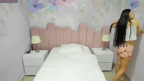 Snapshot of ashley_lee4u chatting on 04-13-26, 01:44 ASHLEY online show from 04-13-26, 01:44