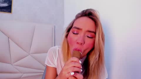 ashley_miller26 online show from 03-03-25, 11:33