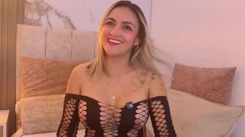 Snapshot of ashley_ruiz_ chatting on 02-17-26, 08:26 Camila online show from 02-17-26, 08:26