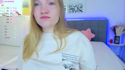 Snapshot of ashleyjonse chatting on 09-14-25, 05:17 AshleyJonse online show from 09-14-25, 05:17